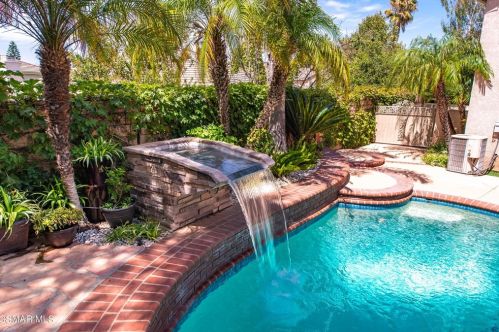 531 Granite Hl St, Simi Valley CA 93065-0608 exterior