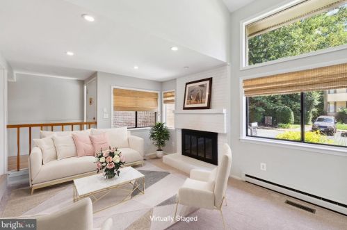 2168 Glencourse Ln, Herndon, VA 20191-1344