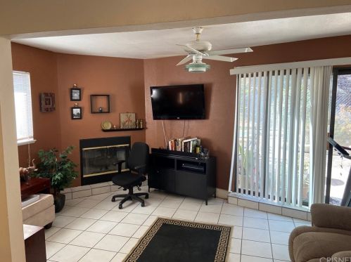 693 Watson Ave, Simi Valley, CA 93065-5155
