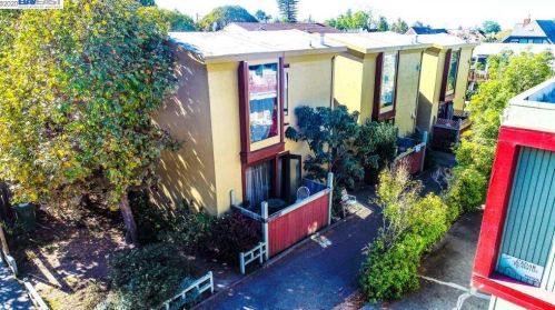 2912 Fulton St, Berkeley, CA 94705-1880