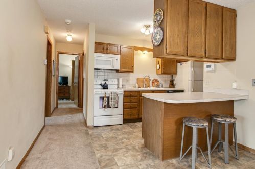 2463 Grenadier Ave, Saint Paul MN  55128-4319 exterior