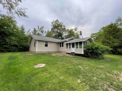 25 Amalia Dr, Rindge, NH 03461-5242