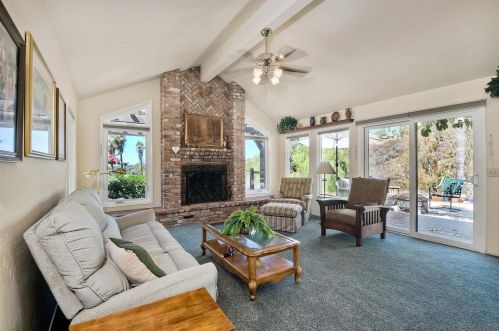 616 Estrelita Dr, Vista CA  92084-7926 exterior