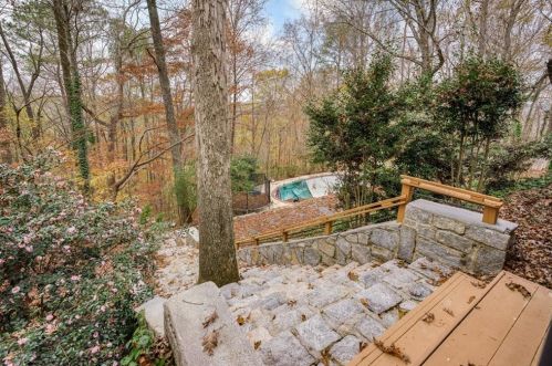 170 Huntcliff Pt, Atlanta GA  30350-1601 exterior