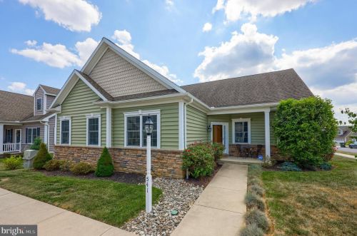 541 Prince George Dr, Lancaster, PA 17601-8801