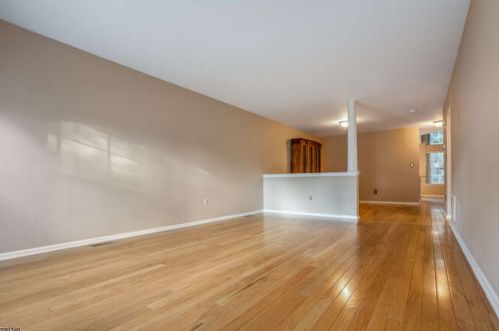 4602 Patterson St, Bridgewater, NJ 08807-5541