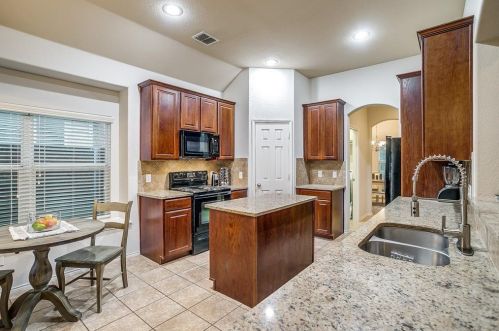 154 Briar Grove Dr, Princeton TX  75407-2677 exterior