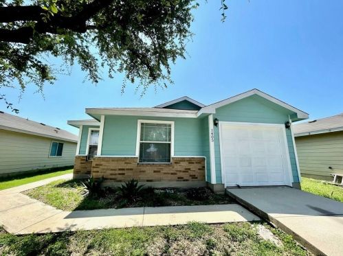 1405 Anise Dr, Austin TX  78741-7526 exterior