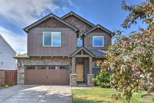 20915 Blue Bush Ct, Bend OR  97701-7725 exterior