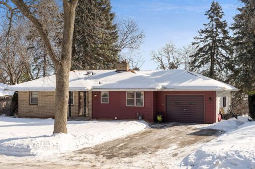 1065 Highview Dr, Saint Paul MN  55112-2420 exterior