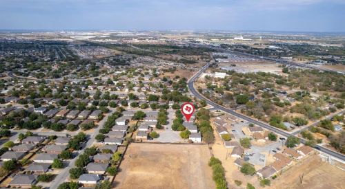 105 Rodeo Cv, Uhland TX 78640-5577 exterior