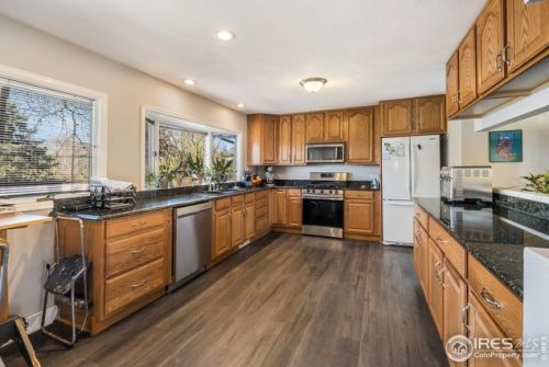 2711 Quebec St, Denver, CO 80231-4143