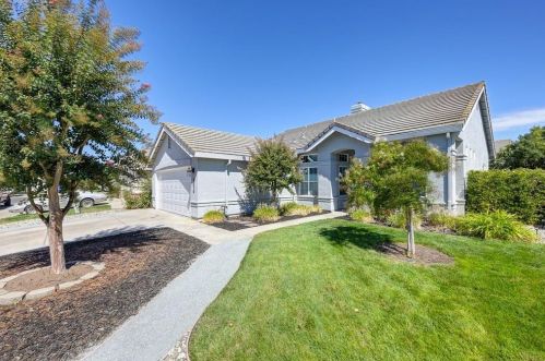 8679 Spring House Way, Elk Grove, CA 95624-1230