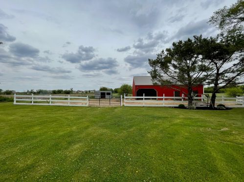 409 Swanson Rd, Sycamore IL  60178-1126 exterior