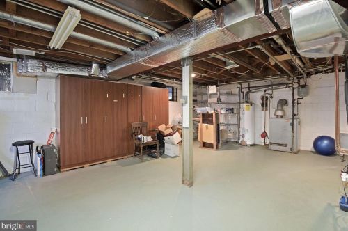 612 Pershing Dr, Silver Spring MD 20910-4341 exterior