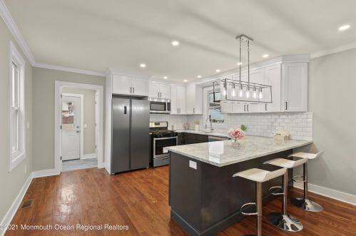 1606 Sewall Ave, Tinton Falls NJ  07712-6310 exterior