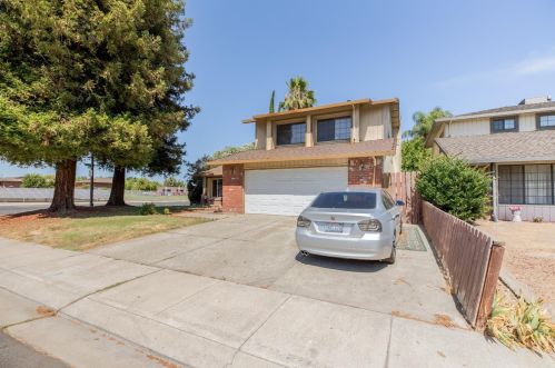1206 Stonum Ln, Manteca, CA 95337-6746