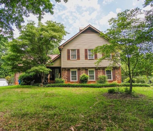 1688 Rangewood Dr, Lilburn, GA 30047-4556