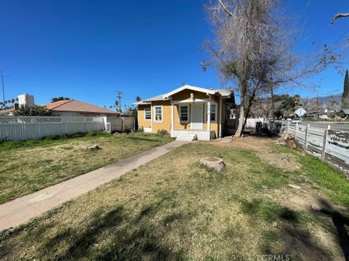 208 17th St, San Bernardino, CA 92405-4619