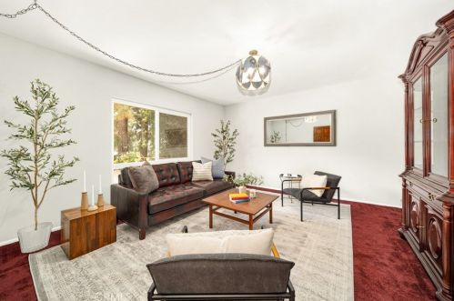 231 Sleepy Holw Dr, Glendale CA 91206-4727 exterior