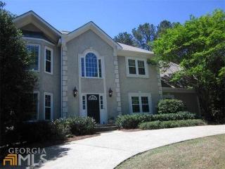 420 Saddlebrook Dr, Roswell, GA 30075-2473