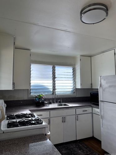 1810 Ashford St, Honolulu HI  96819-4015 exterior