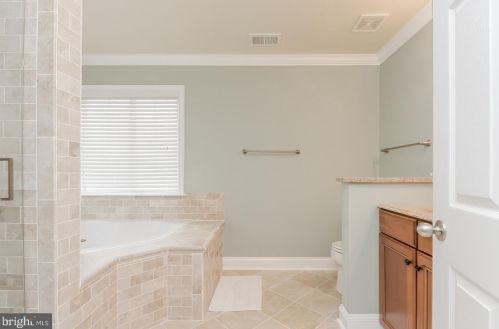 169 Colonial Dr, Charles Town WV 25414-4920 exterior