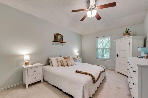 6856 Rolling Rdg Dr, Fort Worth TX  76182-7020 exterior