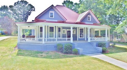 218 Athens St, Jefferson, GA 30549-1404