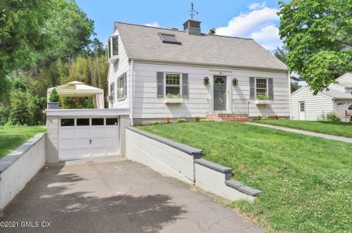 99 Monica Rd, Greenwich CT  06831-5024 exterior
