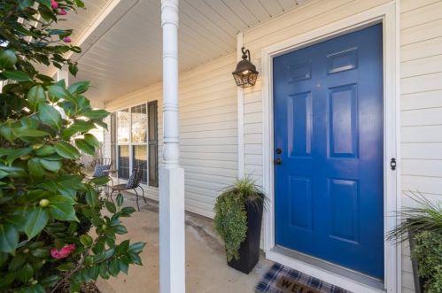 170 Towler Shoals Dr, Loganville, GA 30052-6722