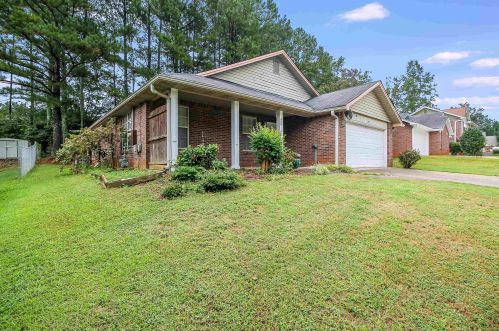 496 Oakwood Manor Dr, Stockbridge, GA 30281-6358