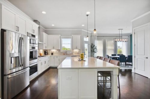 692 Drewry St, Atlanta GA  30306-3715 exterior
