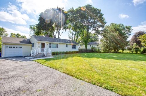 16 Lloyd Rd, Norwalk CT  06850-1908 exterior