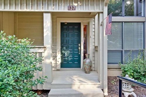 137 Harbor Lights Dr, Salem, SC 29676-4416