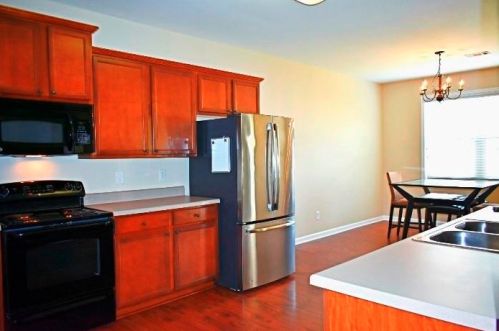 424 Fernbay Dr, Atlanta GA  30331-8956 exterior
