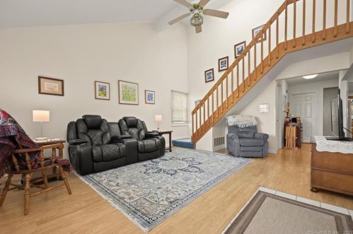 53 Highland Dr, Upper Stepney, CT 06468-1462