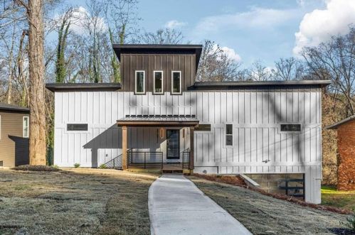 987 Fleetwood Cir, Atlanta, GA 30310-2505