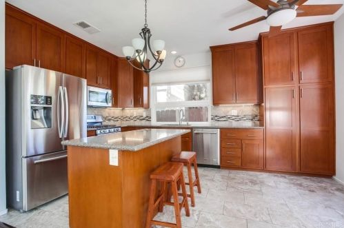 1638 Calle Las Casas, Oceanside, CA 92056-6565