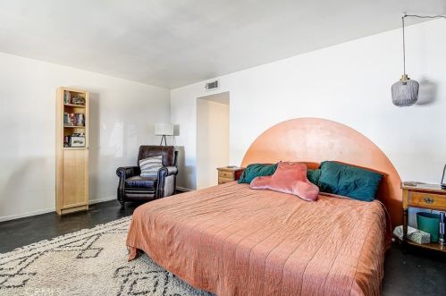 5910 Intervale Dr, Riverside CA  92506-4049 exterior