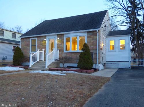 51 Sherwood Ave, Trenton, NJ 08619-4313