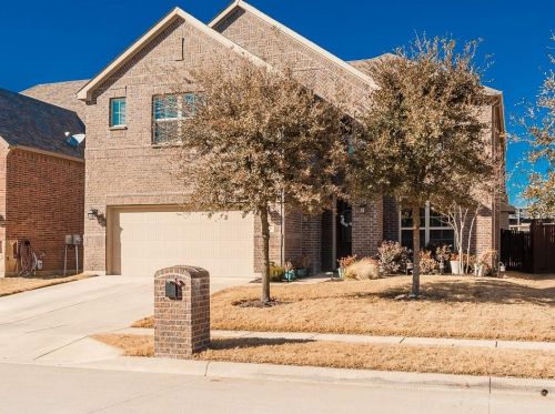 913 Albany Dr, Fort Worth, TX 76131