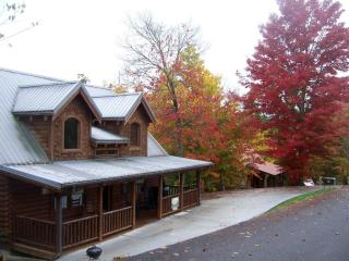 2035 Piney Overlook Ln, Pigeon Forge, TN 37862-7435
