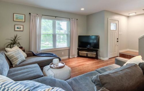 5205 Buffalo Pass, Austin TX  78745-2703 exterior