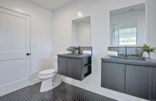 1442 Burroughs St, Oceanside CA  92054-5431 exterior