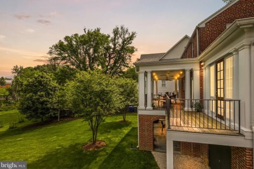 5047 36th St, Arlington, VA 22207-2946
