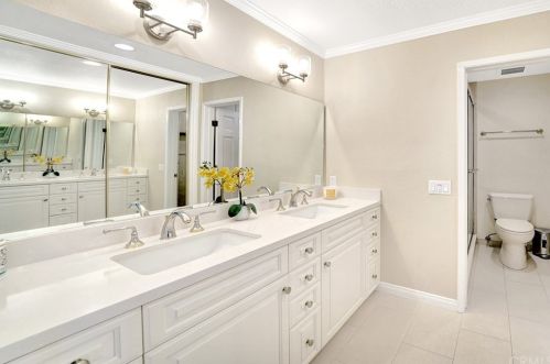 3561 Windspun Dr, Huntington Beach CA  92649-2027 exterior