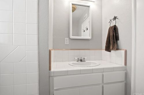 3112 Olinda Ln, Anaheim CA  92804-1721 exterior