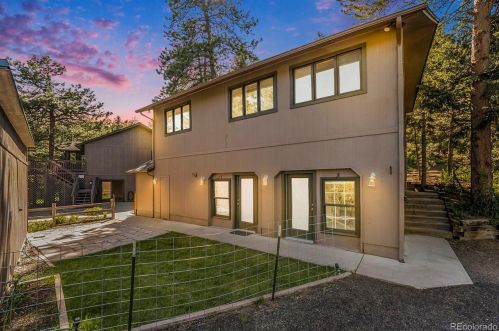 8147 Summit Dr, Morrison CO 80465-2452 exterior