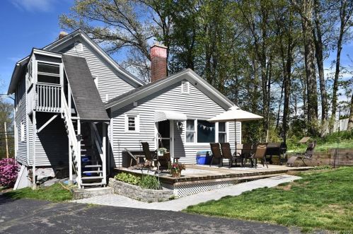 765 Center St, Wallingford, CT 06492-3833